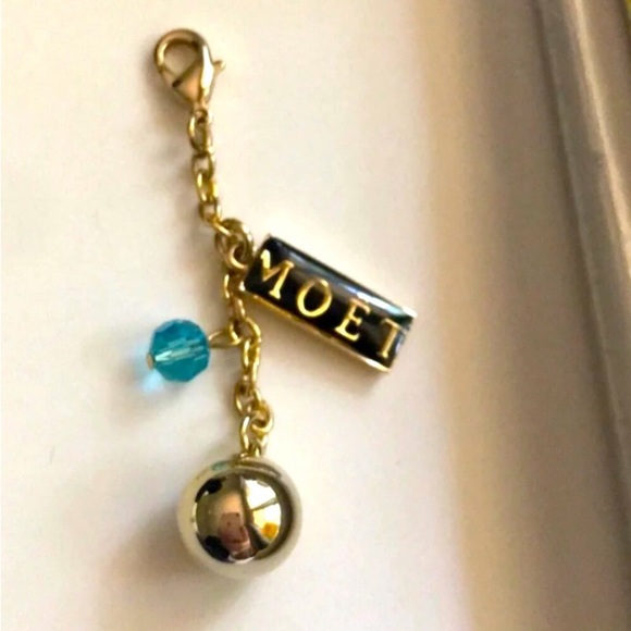 MOET & CHANDON Wine Charms - 3 LEFT - Picture 10 of 15